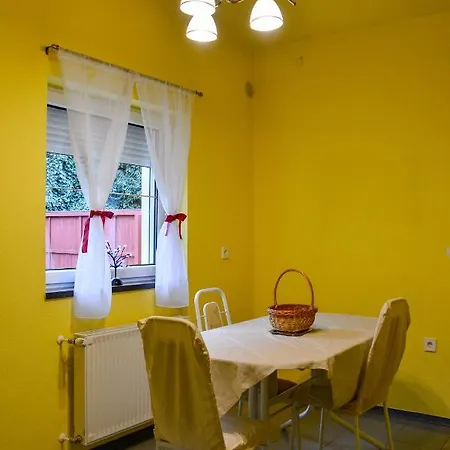 Afrodite Apartmanhaz Willa Eger