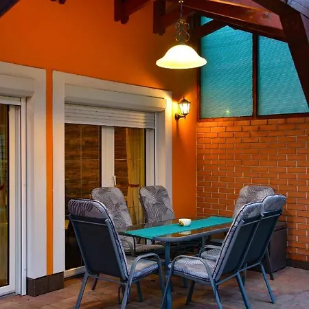 Afrodite Apartmanhaz *