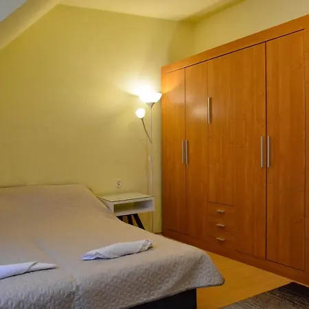 Villa Afrodite Apartmanhaz Eger